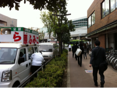 賑やかな月曜