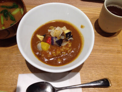 エースを雇え！ カレーを食べよう！